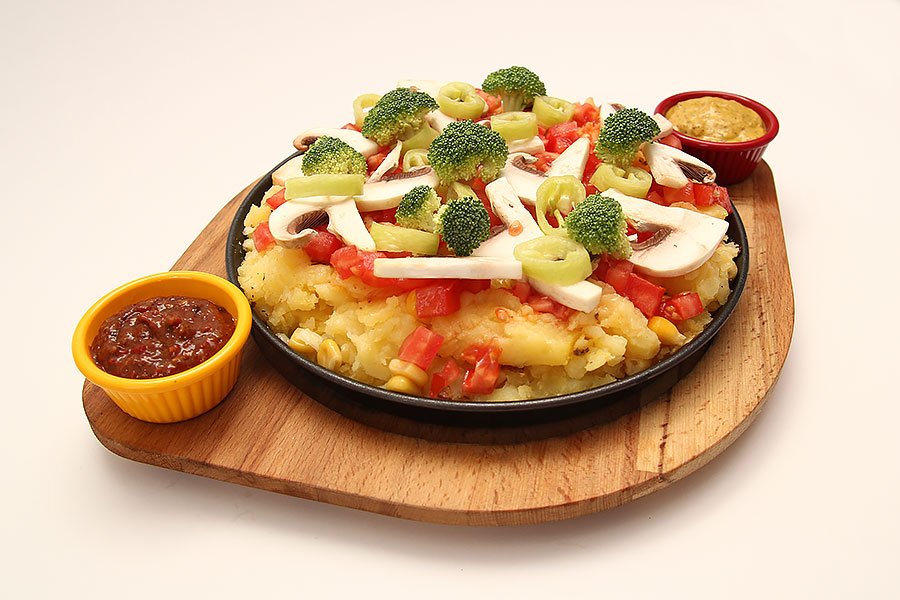 Veggie Baked Potato Pizza